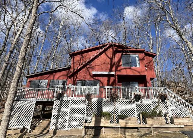 Property at 1057 Porter Dr, Bushkill, PA 18324, 3 beds, 1.5 baths