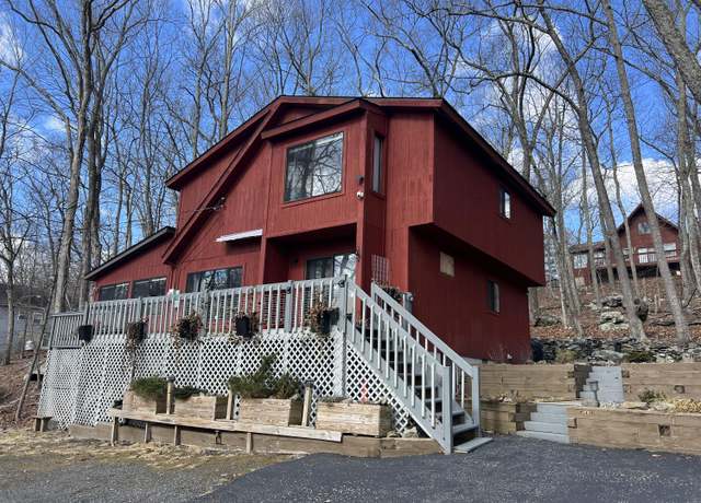 Property at 1057 Porter Dr, Bushkill, PA 18324, 3 beds, 1.5 baths