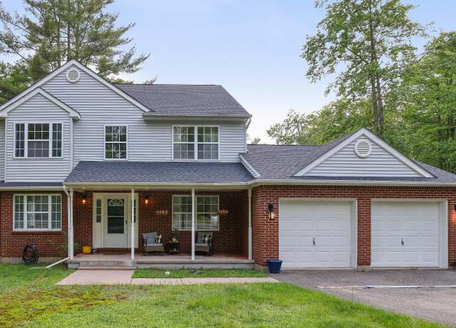 Property at 299 Scenic Dr, Blakeslee, PA 18610, 4 beds, 2.5 baths