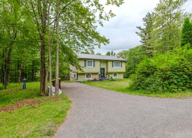 Property at 205 W Williams Ct, Stroudsburg, PA 18360, 4 beds, 2 baths