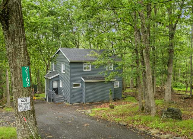 Property at 2162 Glasgow Dr, Bushkill, PA 18324, 4 beds, 2 baths