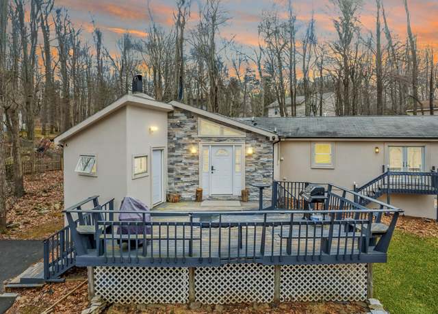 Property at 1458 Belgravia Dr, Tobyhanna, PA 18466, 5 beds, 3 baths