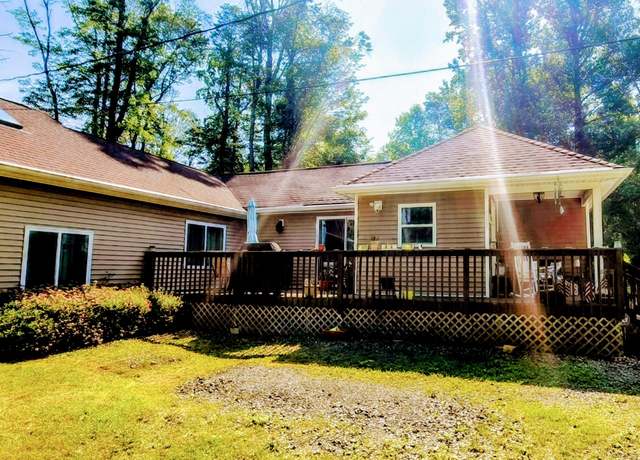 Property at 149 Oak, Cresco, PA 18326, 2 beds, 2 baths
