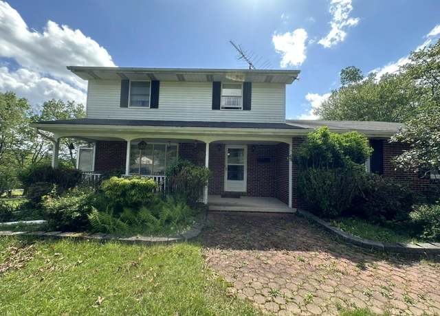 Property at 115 Heights Ct, Stroudsburg, PA 18360, 3 beds, 2.5 baths