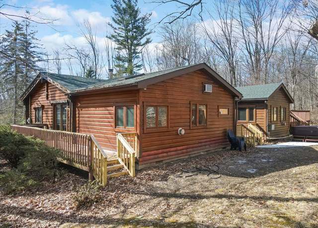 Property at 456 Devils Hole Rd, Cresco, PA 18326, 3 beds, 2.5 baths