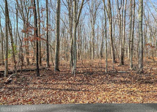 Property at 207 Cathleen Dr, East Stroudsburg, PA 18302
