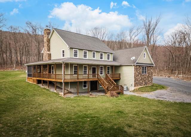 Property at 114 Bruce Ln, Wind Gap, PA 18091, 7 beds, 5 baths