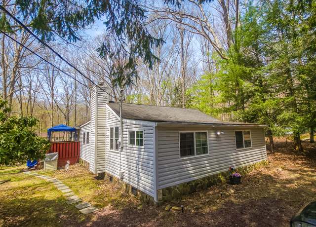 Property at 28 Deer Cross Rd, White Haven, PA 18661, 3 beds, 1 bath