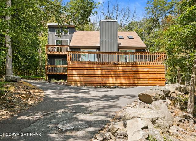 Property at 335 Saunders Dr, Bushkill, PA 18324, 4 beds, 2 baths