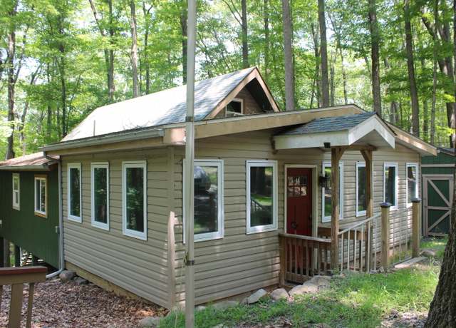 Property at 162 Ski Trl, Pocono Lake, PA 18347, 3 beds, 1.5 baths
