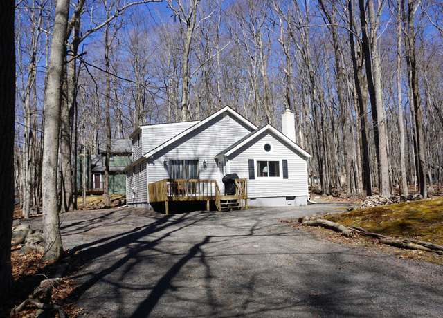 Property at 105 Turkey Ct, Pocono Lake, PA 18347, 3 beds, 2 baths