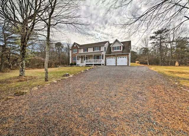 Property at 156 Wylie Cir, Albrightsville, PA 18210, 5 beds, 2.5 baths
