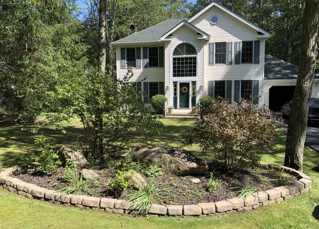 Property at 3813 Foxborough Ct, Stroudsburg, PA 18360, 3 beds, 2.5 baths