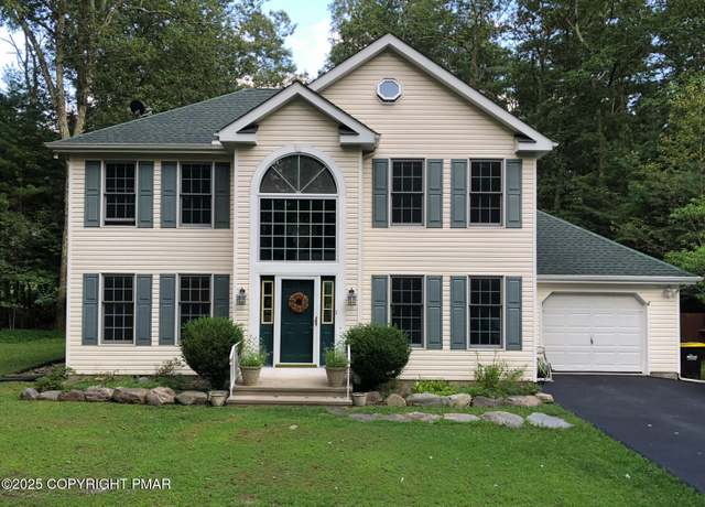 Property at 3813 Foxborough Ct, Stroudsburg, PA 18360, 3 beds, 2.5 baths