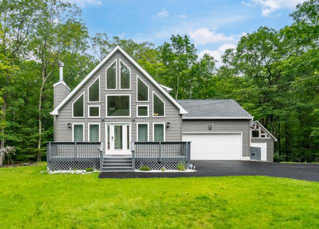Property at 4130 Mill Creek Dr, Cresco, PA 18326, 3 beds, 2 baths