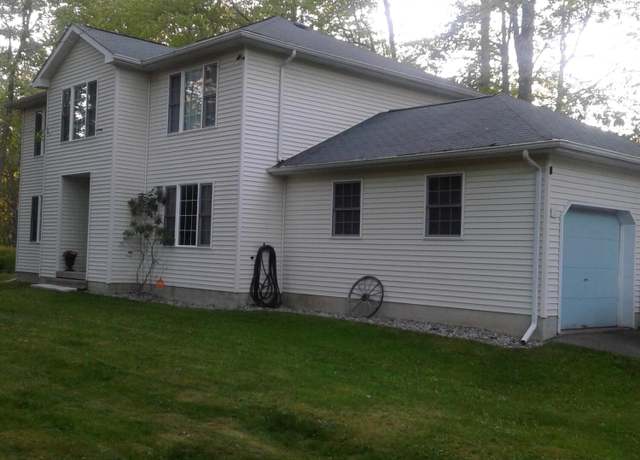 Property at 2852 Oak View Ln, Tobyhanna, PA 18466, 3 beds, 2.5 baths