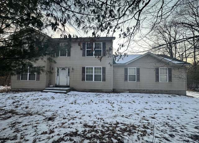 Property at 126 Station Hill Rd, Henryville, PA 18332, 4 beds, 2.5 baths