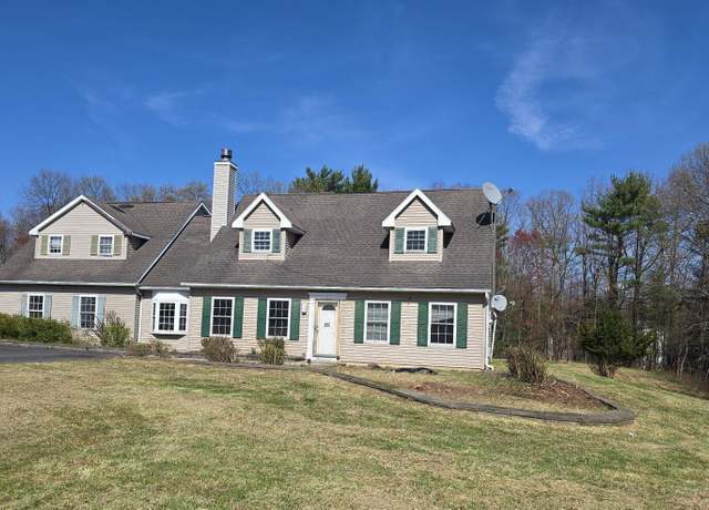 Property at 2250 Suburban Ln, Effort, PA 18330, 4 beds, 2 baths