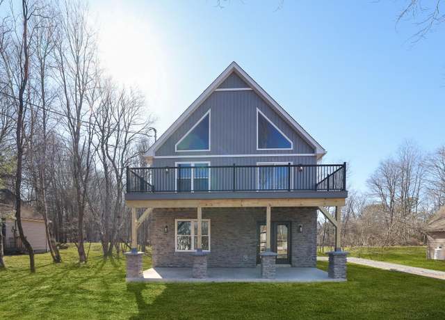 Property at 33 Dillon Way, Albrightsville, PA 18210, 5 beds, 3.5 baths