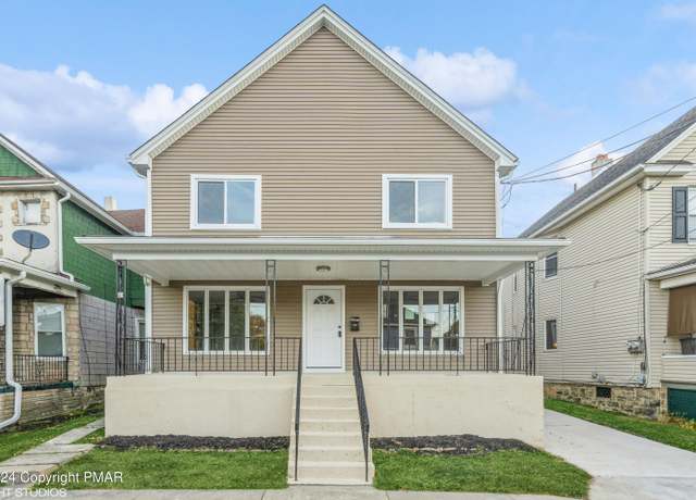 Property at 804 W Locust St, Scranton, PA 18504, 4 beds, 2 baths