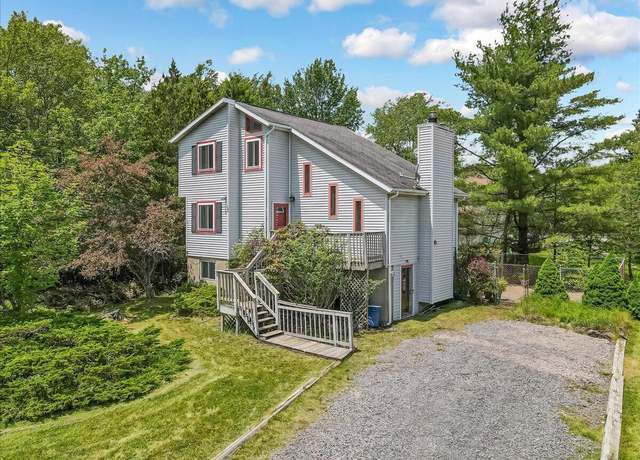 Property at 7693 Fawn Ln, Tobyhanna, PA 18466, 3 beds, 2.5 baths