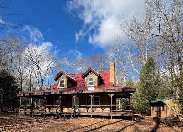 Property at 165 Longfellow Cir, Albrightsville, PA 18210, 3 beds, 2 baths