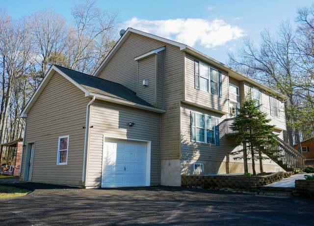 Property at 5109 Hickory Ln, East Stroudsburg, PA 18302, 4 beds, 3 baths