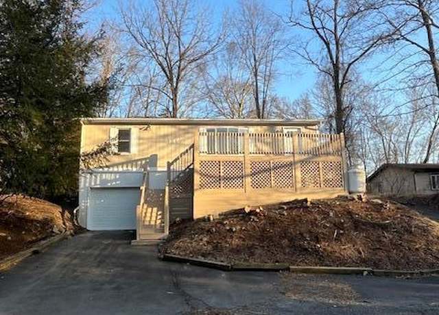 Property at 157 Pinewood Dr N, East Stroudsburg, PA 18302, 3 beds, 1 bath