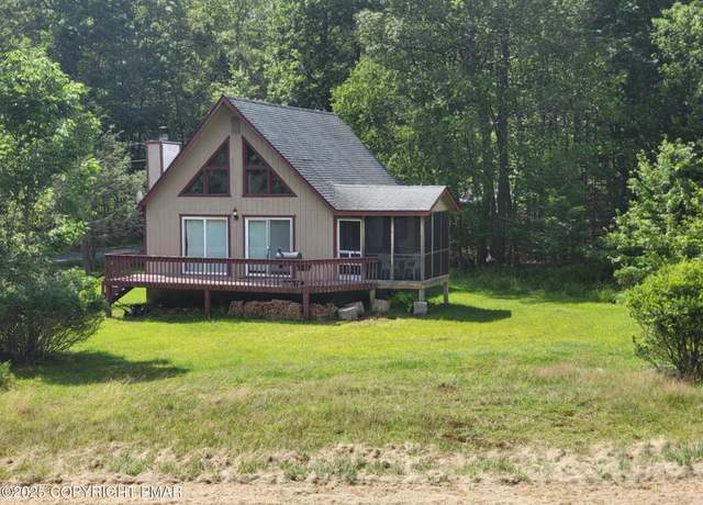 Property at 17 Golf Course Dr, Gouldsboro, PA 18424, 3 beds, 1 bath
