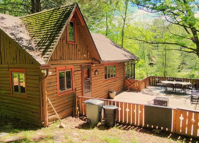 Property at 1088 Stony Creek Rd, East Stroudsburg, PA 18302, 3 beds, 1 bath