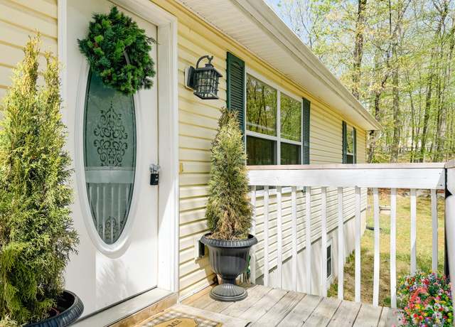 Property at 2236 Eagle Path, Bushkill, PA 18324, 3 beds, 2 baths