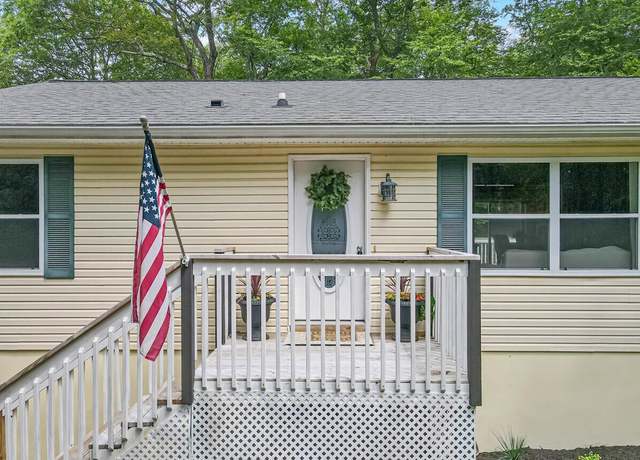 Property at 2236 Eagle Path, Bushkill, PA 18324, 3 beds, 2 baths