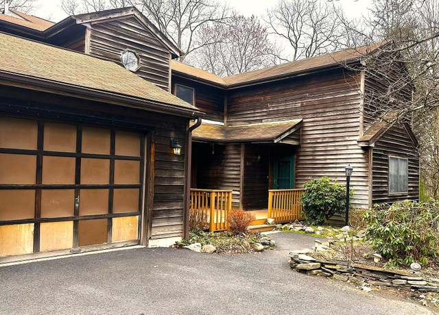 Property at 227 Image Dr, Scotrun, PA 18355, 3 beds, 2 baths