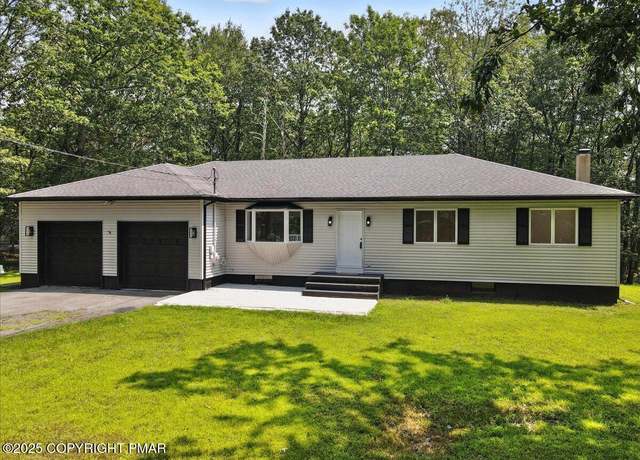 Property at 248 Seneca Dr, Milford, PA 18337, 3 beds, 2.5 baths