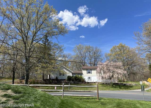 Property at 167 Municipal Dr, Bushkill, PA 18324, 3 beds, 1 bath