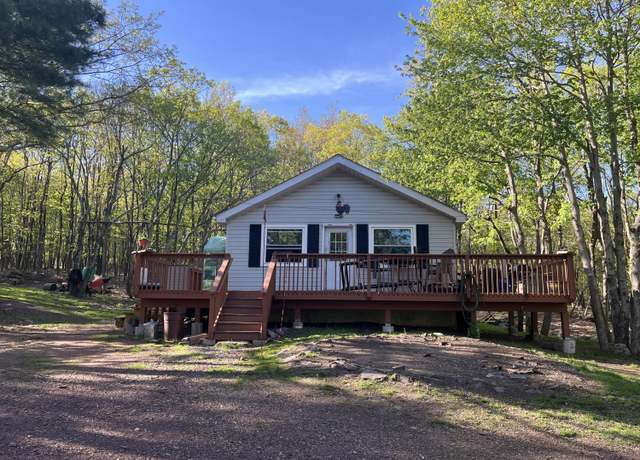 Property at 71 Blairwood Ln, Albrightsville, PA 18210, 4 beds, 1 bath