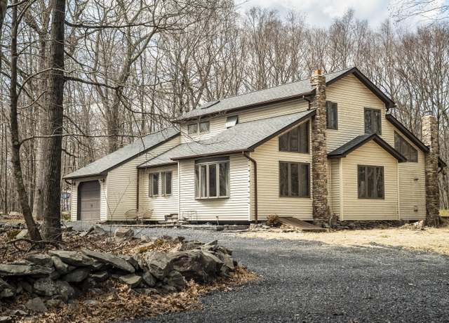 Property at 3638 Bristol Cir W, East Stroudsburg, PA 18302, 4 beds, 3 baths