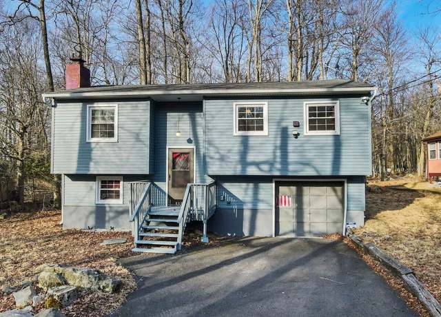 Property at 2609 Foxledge Dr, Tobyhanna, PA 18466, 3 beds, 1.5 baths