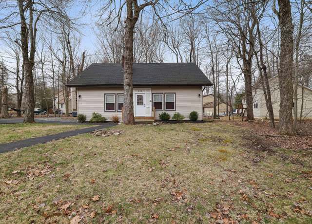 Property at 230 Greenbriar Cir, Tobyhanna, PA 18466, 3 beds, 2 baths