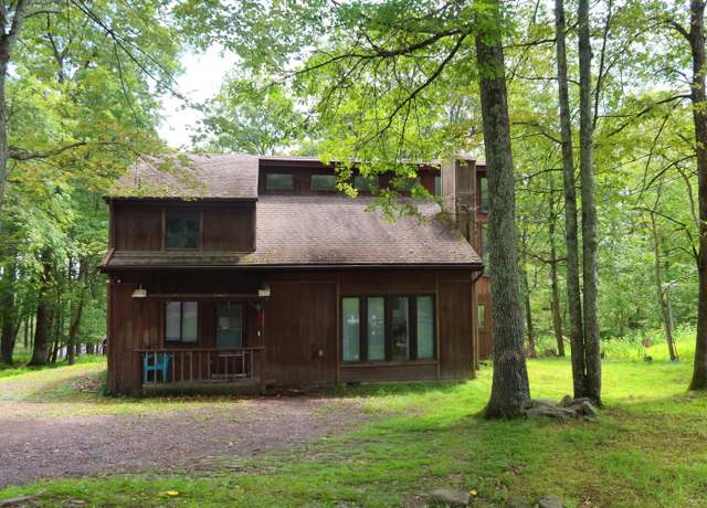 Property at 1049 Alpine Dr, East Stroudsburg, PA 18302, 4 beds, 2 baths