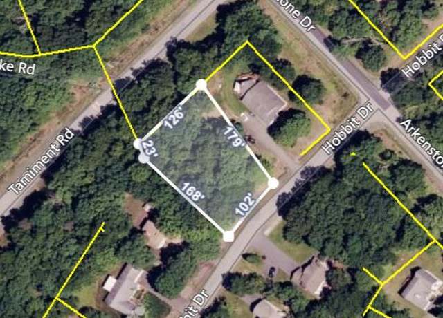 Property at 209 Hobbit Dr, Lehman, PA 18324