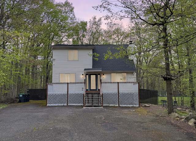Property at 2107 Cherry Dr, Tobyhanna, PA 18466, 4 beds, 2.5 baths