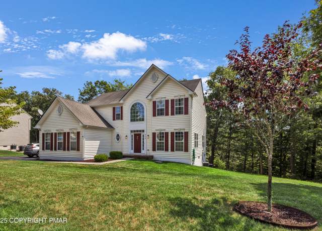 Property at 209 Daffodil Dr, East Stroudsburg, PA 18301, 4 beds, 3.5 baths