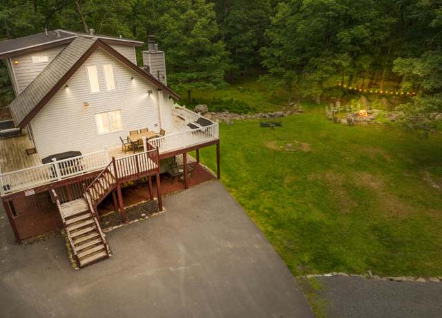 Property at 2175 Vista Cir, East Stroudsburg, PA 18302, 4 beds, 3 baths
