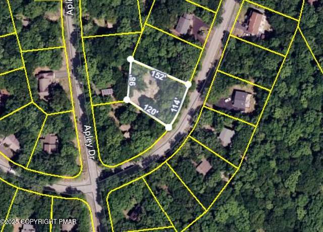 Property at 221 Saunders Dr, Bushkill, PA 18324