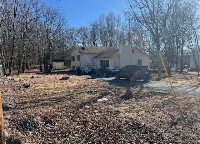 Property at 1127 Steele Cir, Bushkill, PA 18324, 3 beds, 2.5 baths