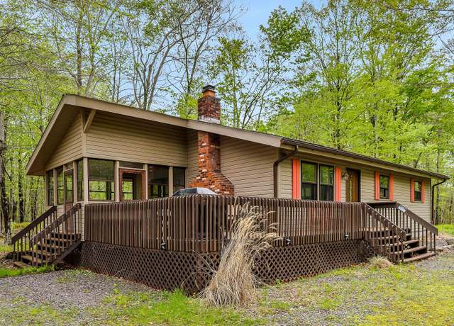 Property at 82 Lyman Ln, Clifton Township, PA 18424, 3 beds, 2 baths