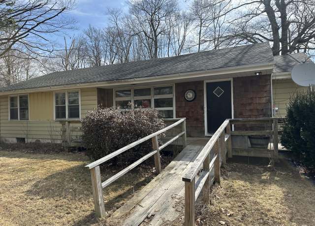 Property at 108 Sharbaugh Rd Rd, Tobyhanna, PA 18466, 3 beds, 1 bath