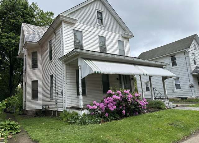 Property at 846 Thomas St, Stroudsburg, PA 18360, 4 beds, 1.5 baths