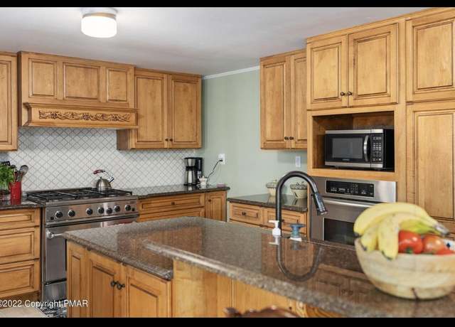 Property at 148 Sycamore Cir, Albrightsville, PA 18210, 2 beds, 2 baths